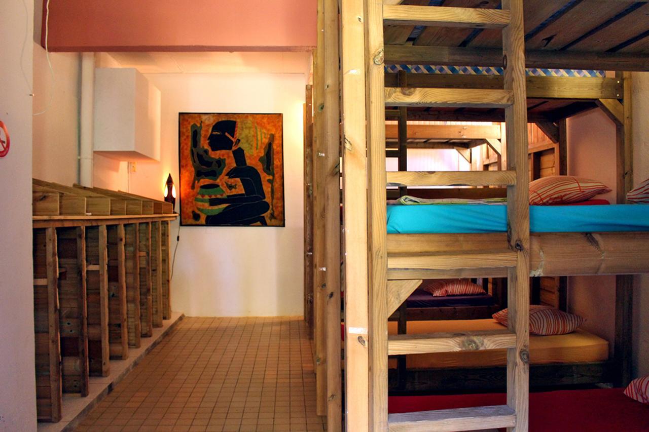 E.Gwada Hostel เลอโกซิเยร์ ภายนอก รูปภาพ