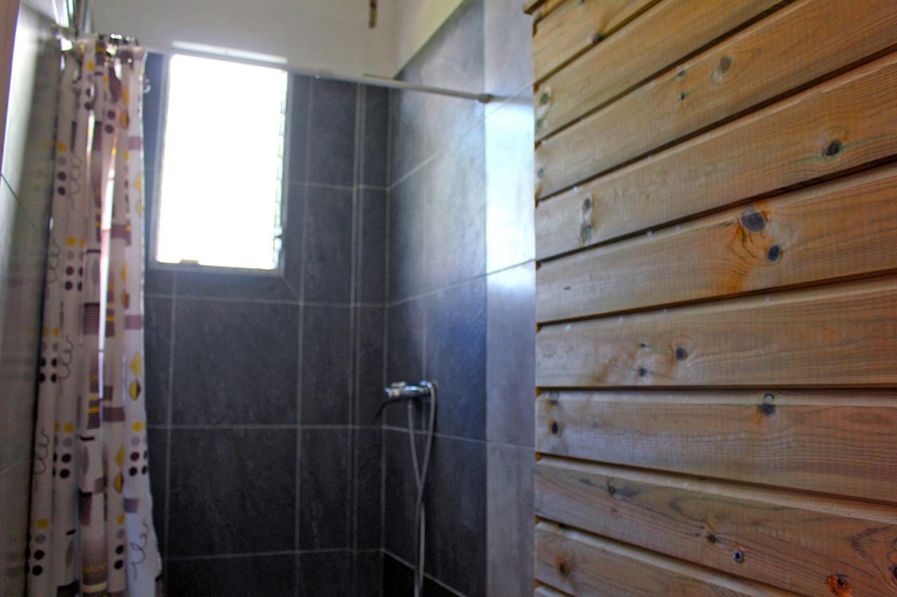 E.Gwada Hostel เลอโกซิเยร์ ภายนอก รูปภาพ