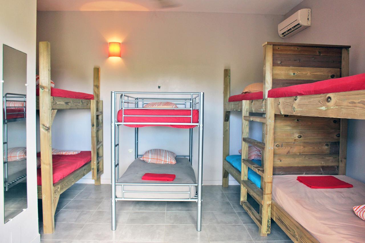 E.Gwada Hostel เลอโกซิเยร์ ภายนอก รูปภาพ