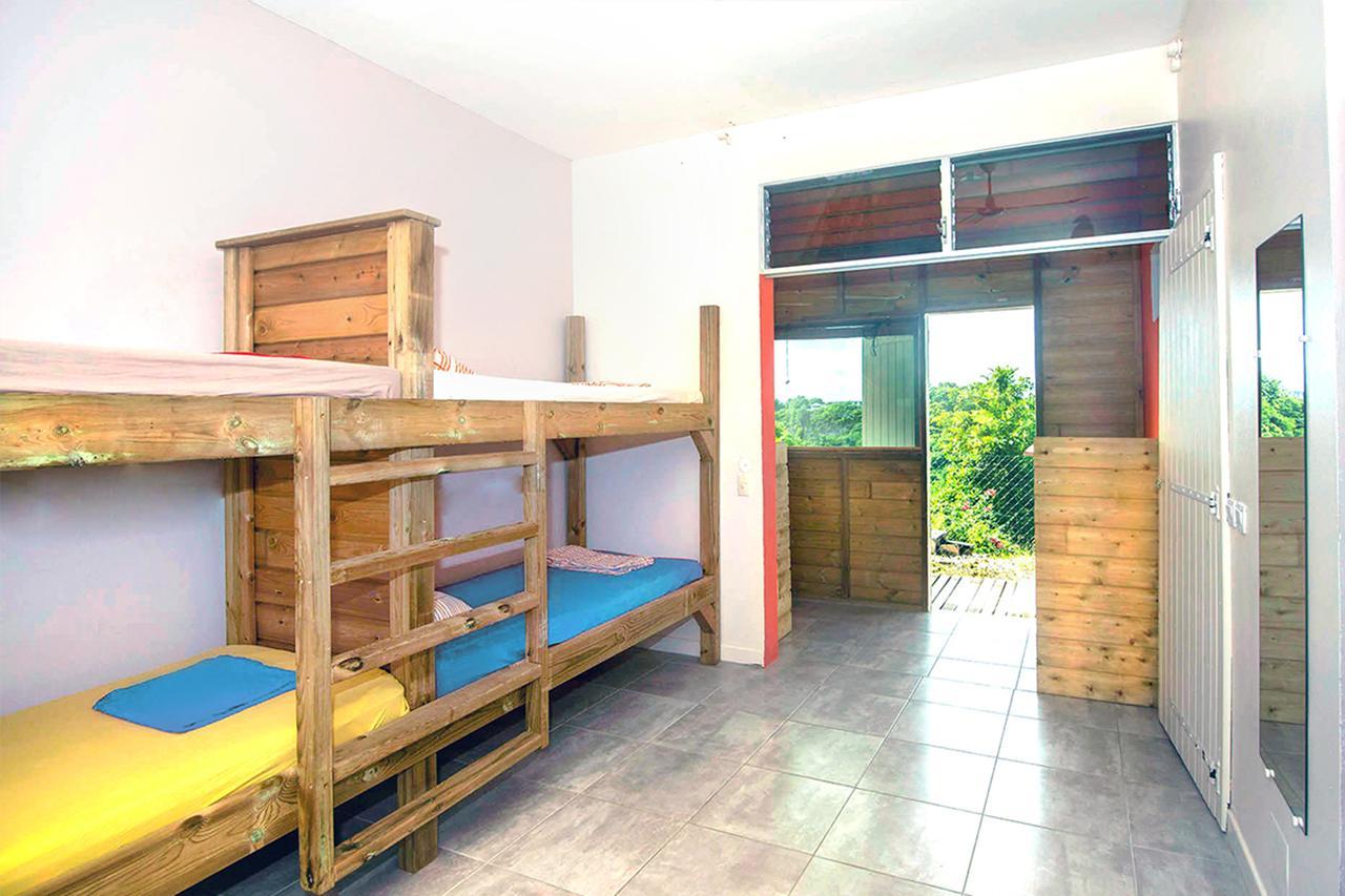 E.Gwada Hostel เลอโกซิเยร์ ภายนอก รูปภาพ