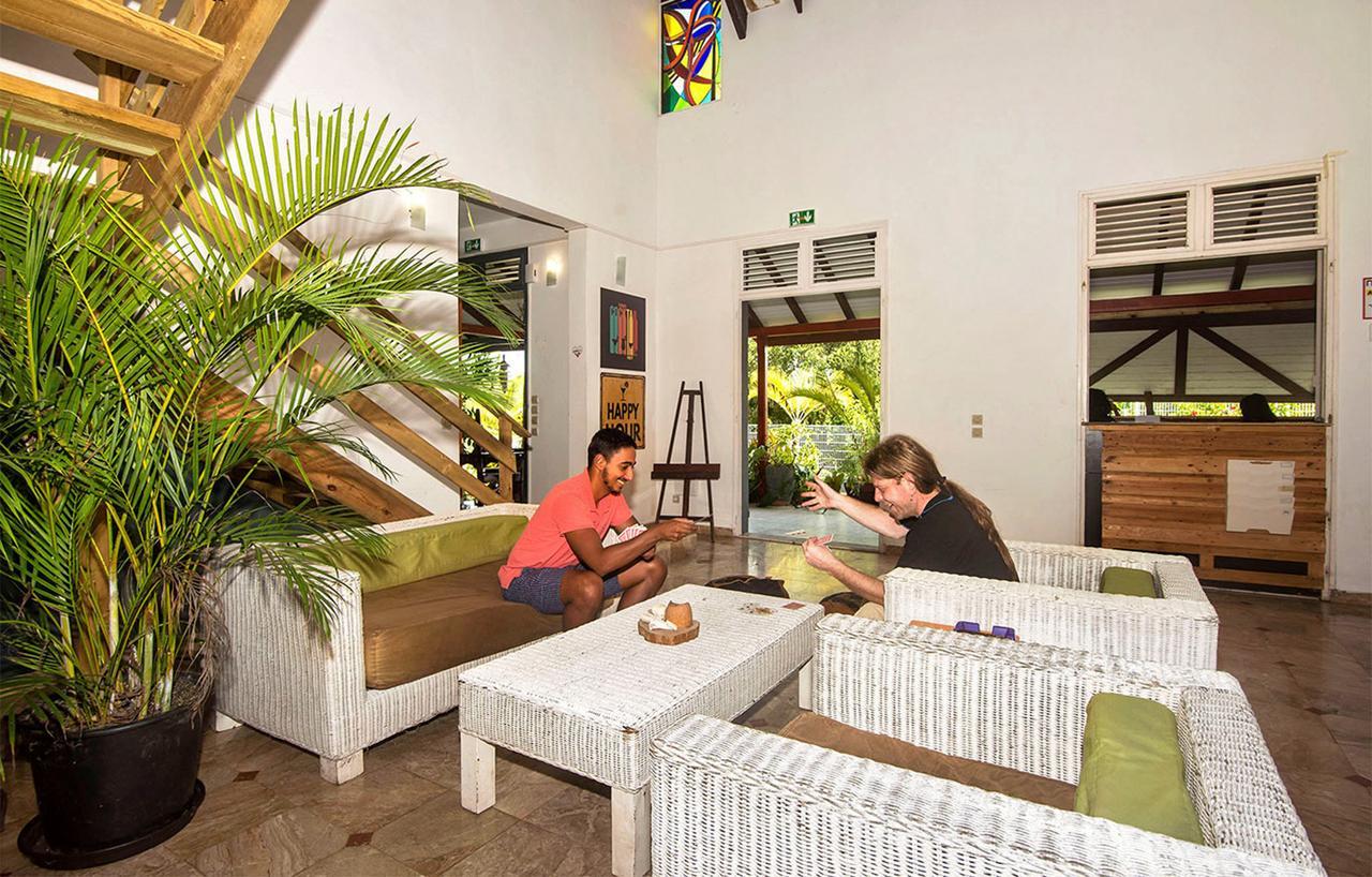 E.Gwada Hostel เลอโกซิเยร์ ภายนอก รูปภาพ