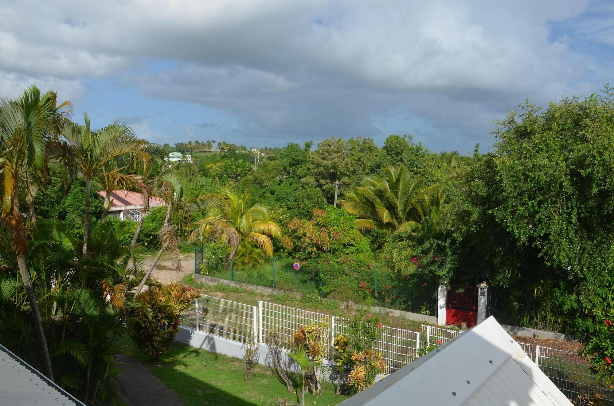 E.Gwada Hostel เลอโกซิเยร์ ภายนอก รูปภาพ