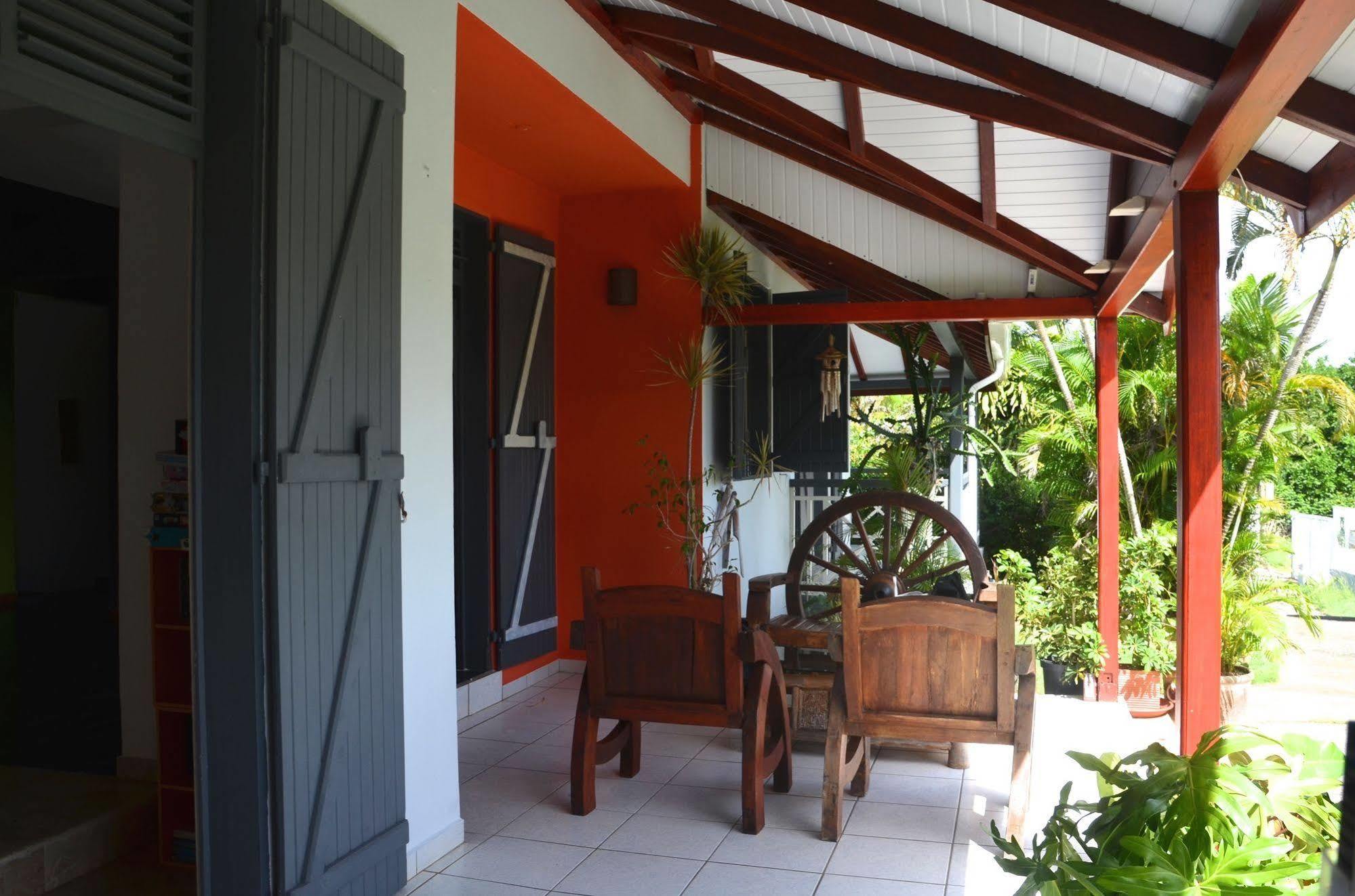 E.Gwada Hostel เลอโกซิเยร์ ภายนอก รูปภาพ