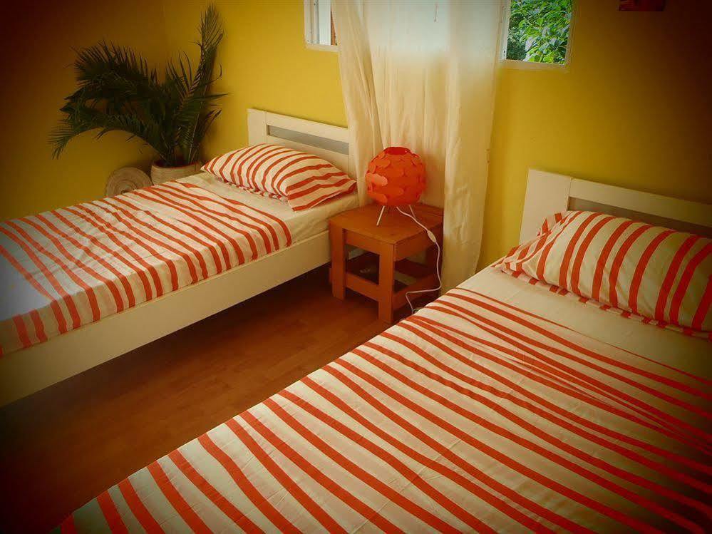 E.Gwada Hostel เลอโกซิเยร์ ภายนอก รูปภาพ